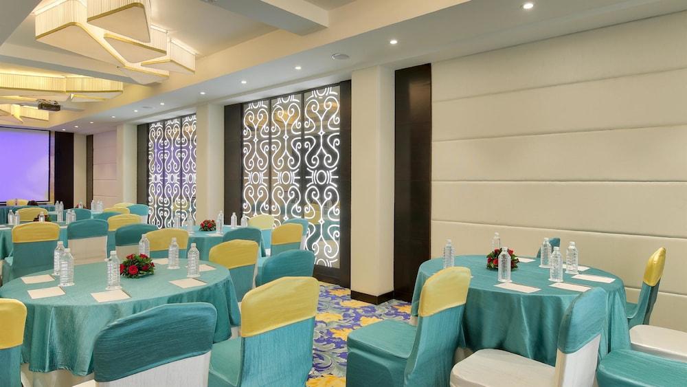 Golden Tulip Essential Jaipur Ξενοδοχείο Εξωτερικό φωτογραφία