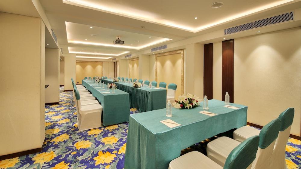 Golden Tulip Essential Jaipur Ξενοδοχείο Εξωτερικό φωτογραφία