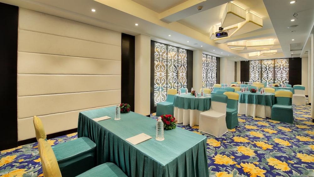 Golden Tulip Essential Jaipur Ξενοδοχείο Εξωτερικό φωτογραφία