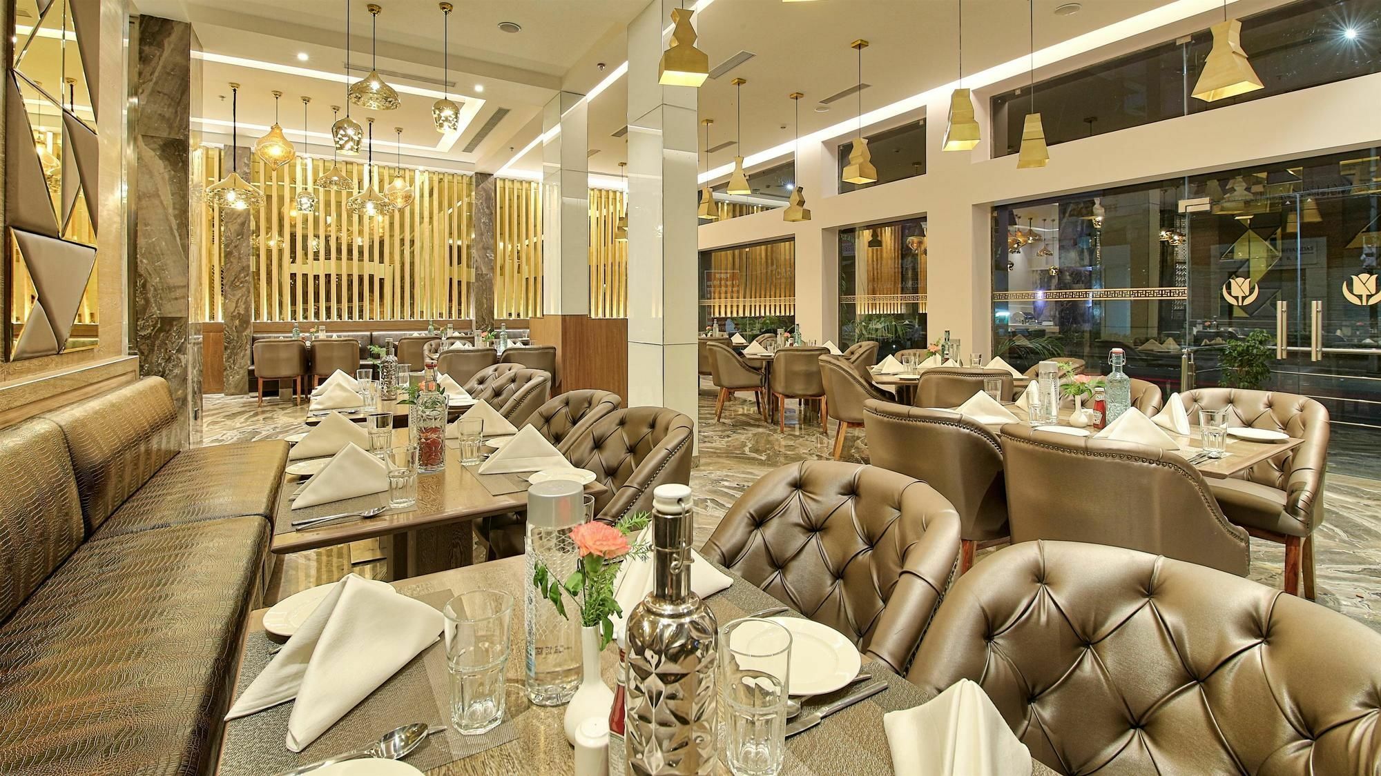Golden Tulip Essential Jaipur Ξενοδοχείο Εξωτερικό φωτογραφία